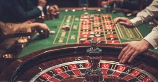 Meja blackjack langsung dengan tampilan kartu jelas